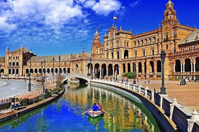 Full-Day Private Guided Cultural Tour of Seville from Granada