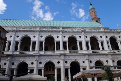 Vicenza City Sightseeing Walking Tour of Must-See Sites With a Local Guide