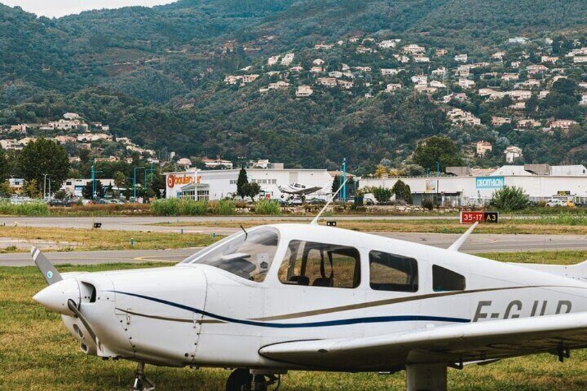 Fly above the French Riviera with a local pilot
