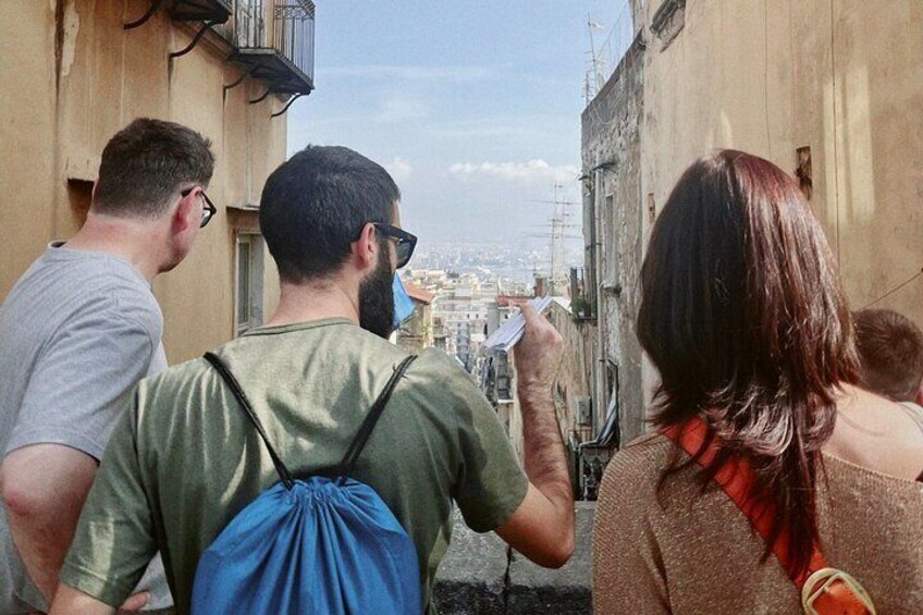 Naples Historical Panoramic Walking Tour: Rich and Poor Areas