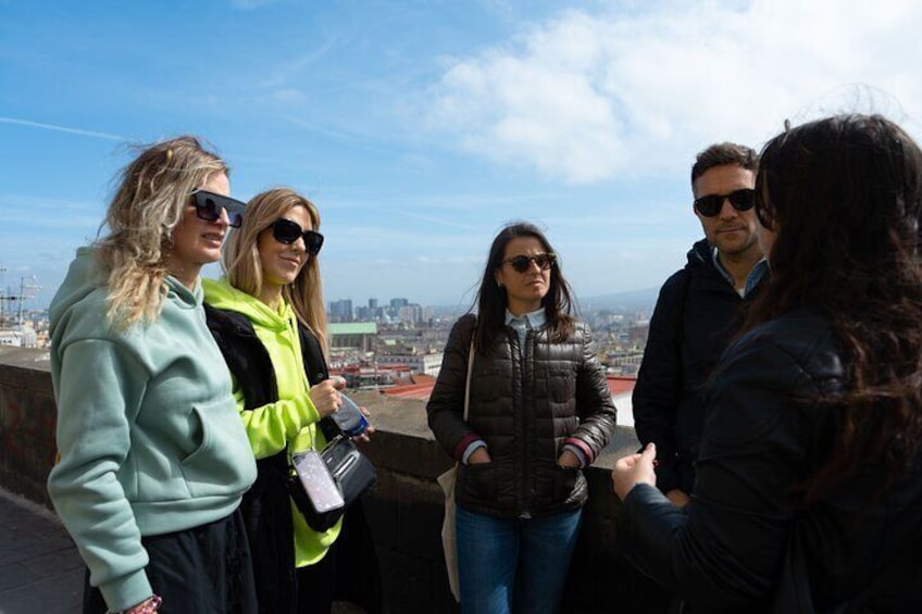 Panoramic historical walking tour of Naples: rich and poor areas