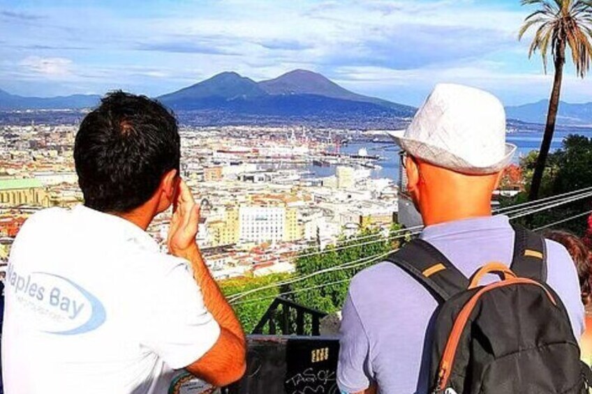 Naples Historical Panoramic Walking Tour: Rich and Poor Areas