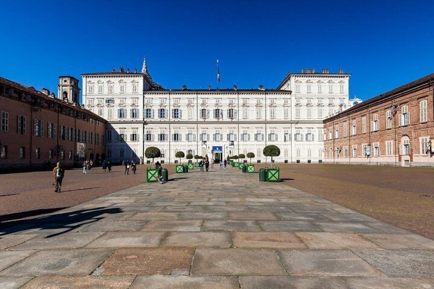 Castello Square