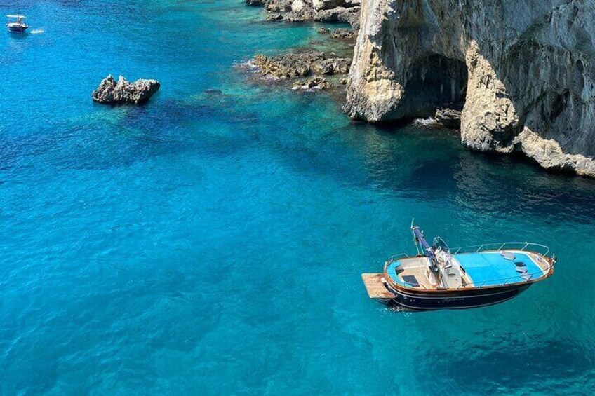 Capri boat excursion