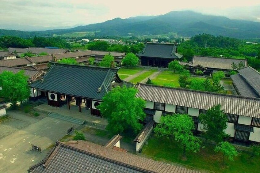 Aizu Full-Day Private Trip with Nationally-Licensed Guide