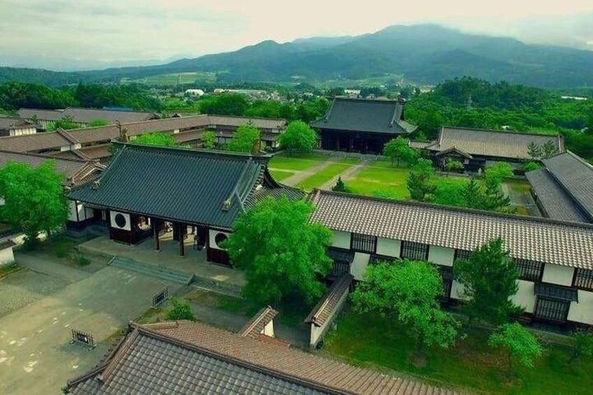 Aizuwakamatsu Half-Day Private Trip with Nationally-Licensed Guide