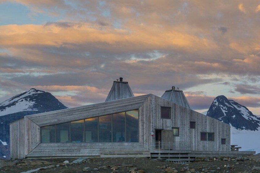 Guided tour to the Rabot cabin
