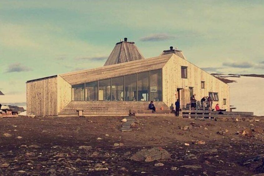 Guided tour to the Rabot cabin