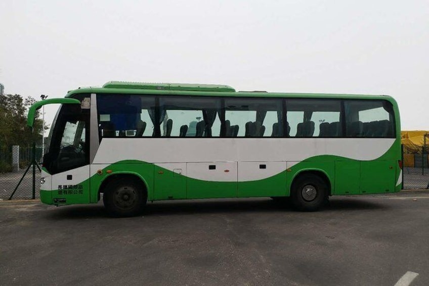 4-hour Service - 45-Seat Tour Bus