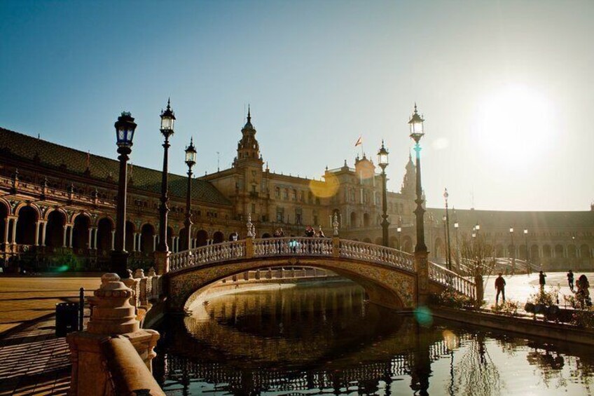 Family tour in Seville . Private