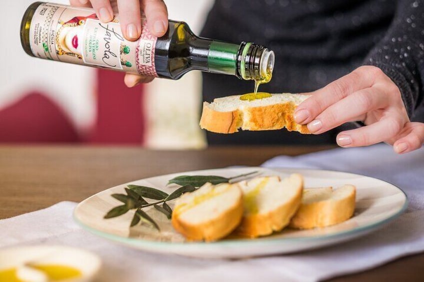 Extra virgin olive oil tasting in Syracuse - fairytale tour