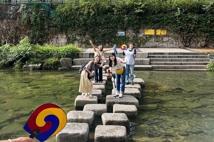 [Koreabylocal]Morning Walk and Traditional Market Breakfast