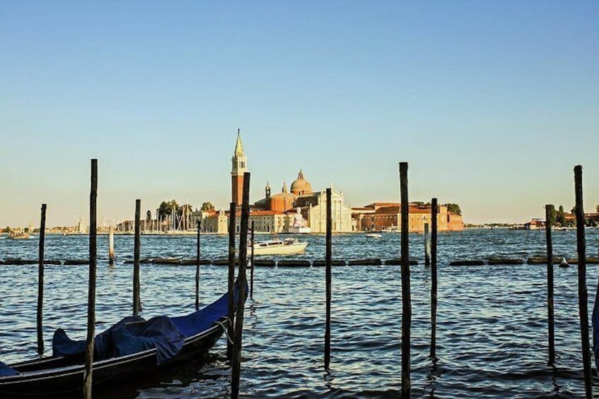 The Essence of Venice in a Stress Free Small group Walking Tour with a Top Guide