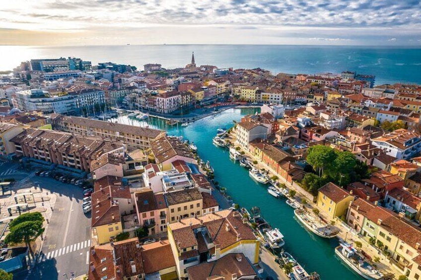 The Essence of Venice in a Stress Free Small group Walking Tour with a Top Guide