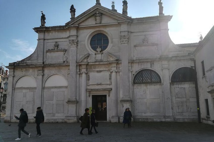 The Essence of Venice in a Small group Walking Tour with a Top Guide