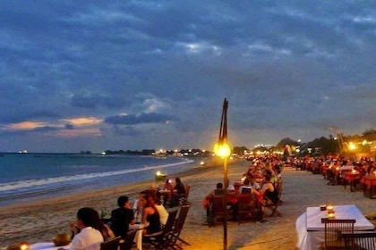 Best Romantic Seafood Dinner at Jimbaran Beach Sunset