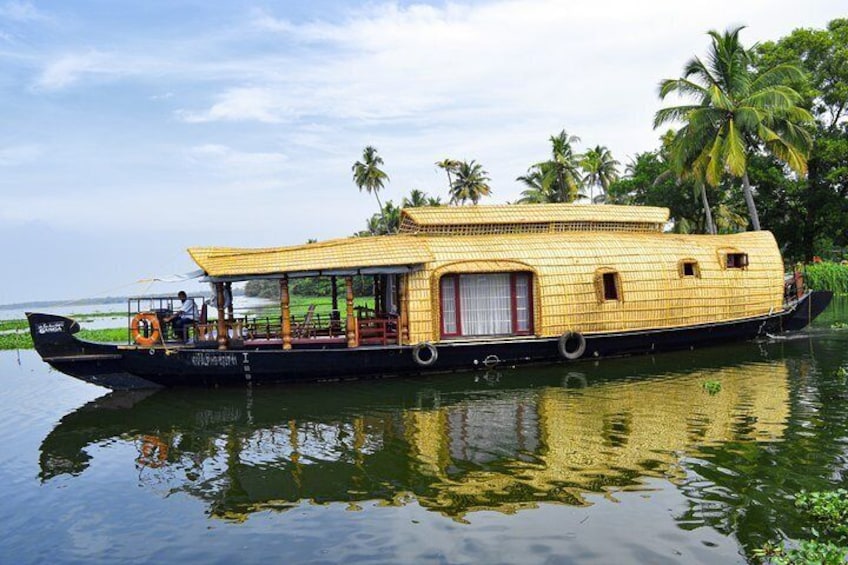 Private single room Boat