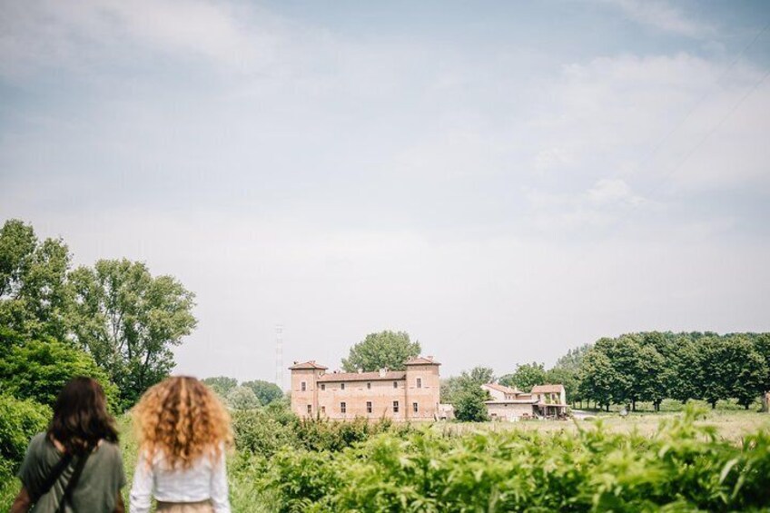 Parma Lowlands Private Tour with Farm Visit | Ancient fortress | Artemilia Guided Tours