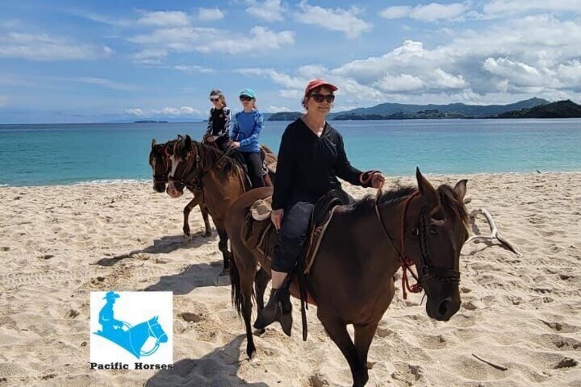 1,5 Hours Private Horseback Riding Tour in Playa Conchal