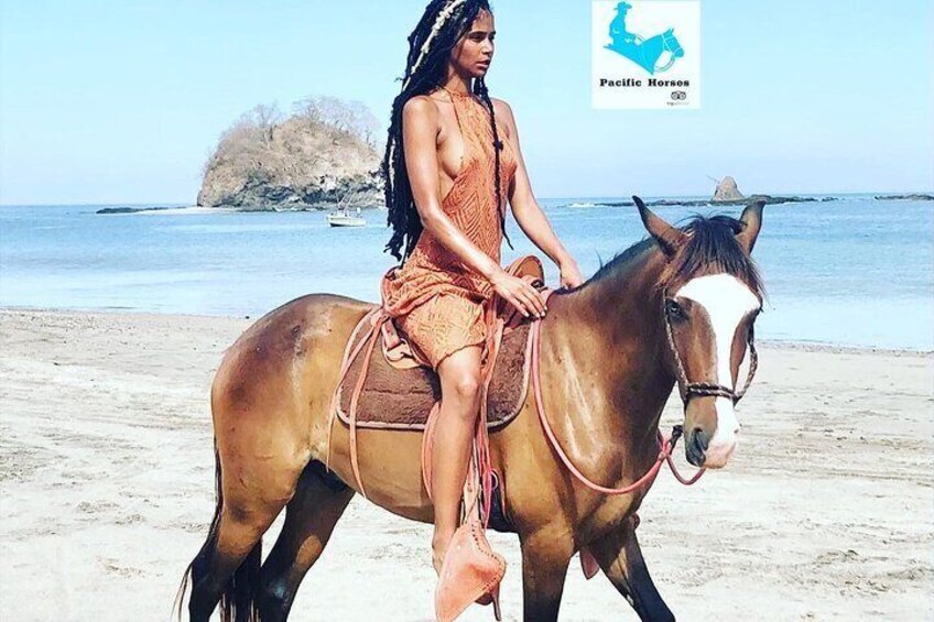 1,5 Hours Private Horseback Riding Tour in Playa Conchal