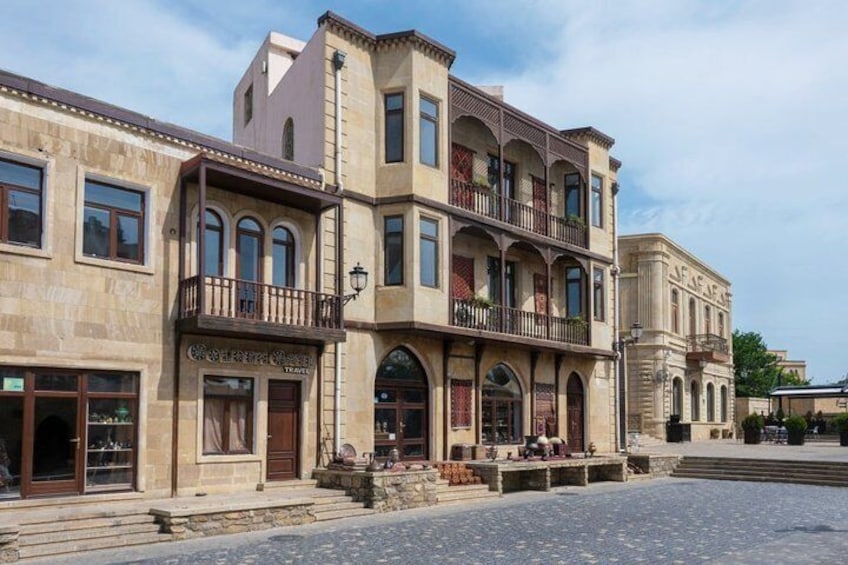 3 storey building in Old city Baku