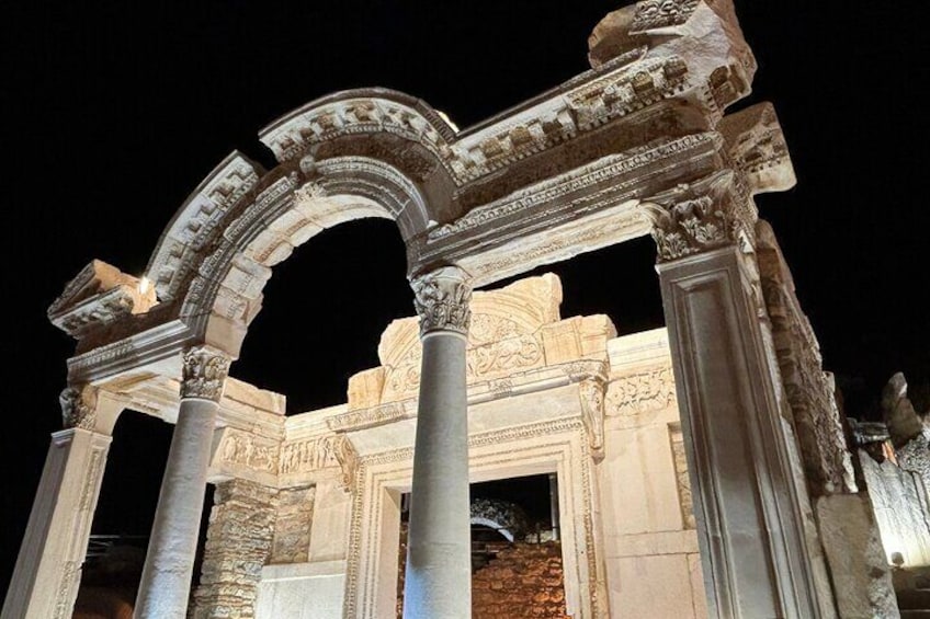 EPHESUS PRIVATE & SMALL GROUP TOUR for CRUISERS /ENTRY FEES/LUNCH