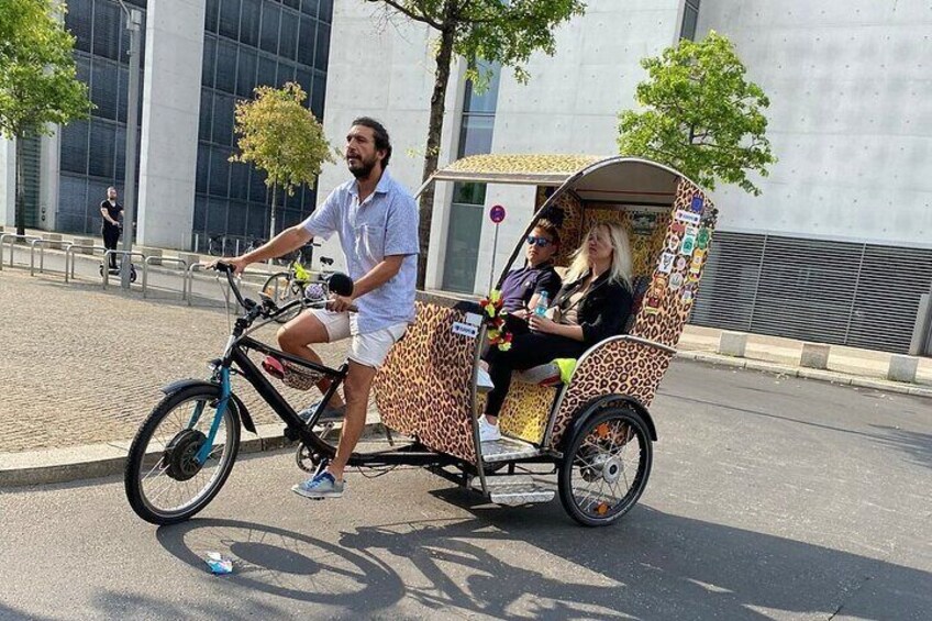 Romantic Berlin Rickshaw City and Photo Tour - incl. pick-up