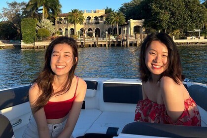 2Hr Private Boat Rental Miami Beach see the Homes of Millionaires & Celebri...