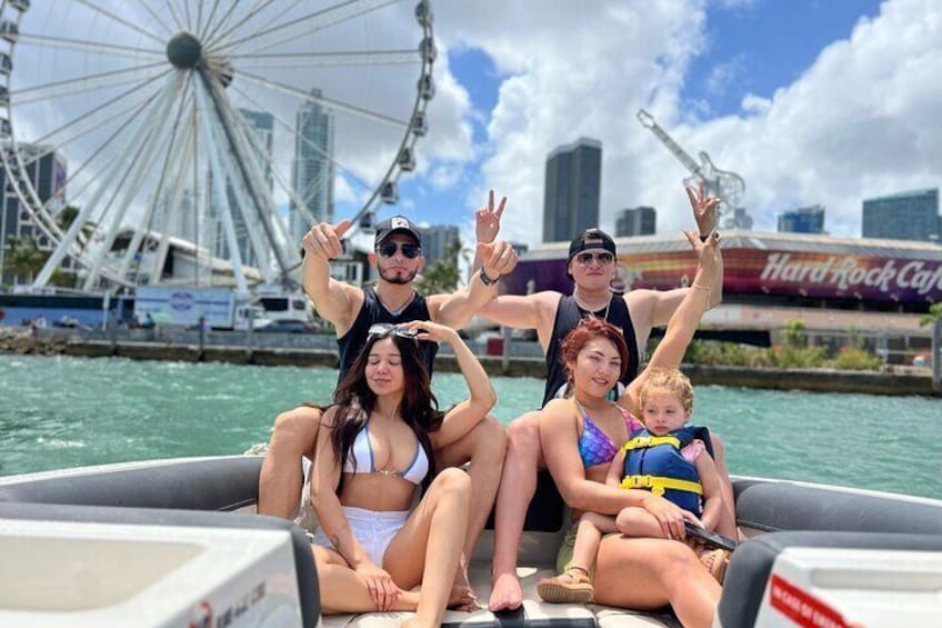 Boat Tour Adventure in Miami: Celeb Homes, Snorkeling Fun & more!