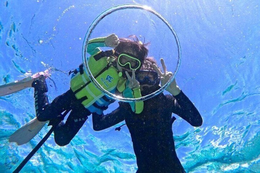 [Okinawa Miyako] Swim in the shining sea! Sea turtle Snorkeling