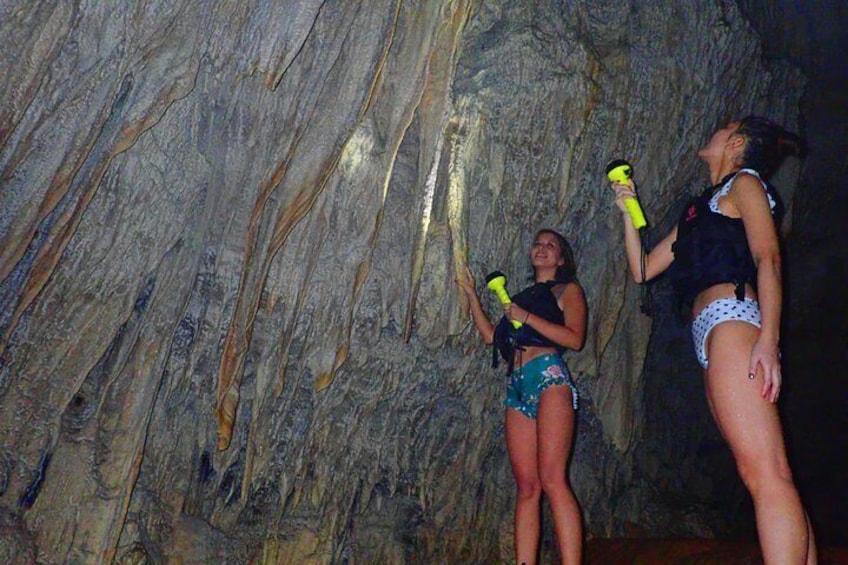 [Okinawa Miyako] Mysterious! "Ryugu Miyagi" exploring! Pumpkin limestone caving