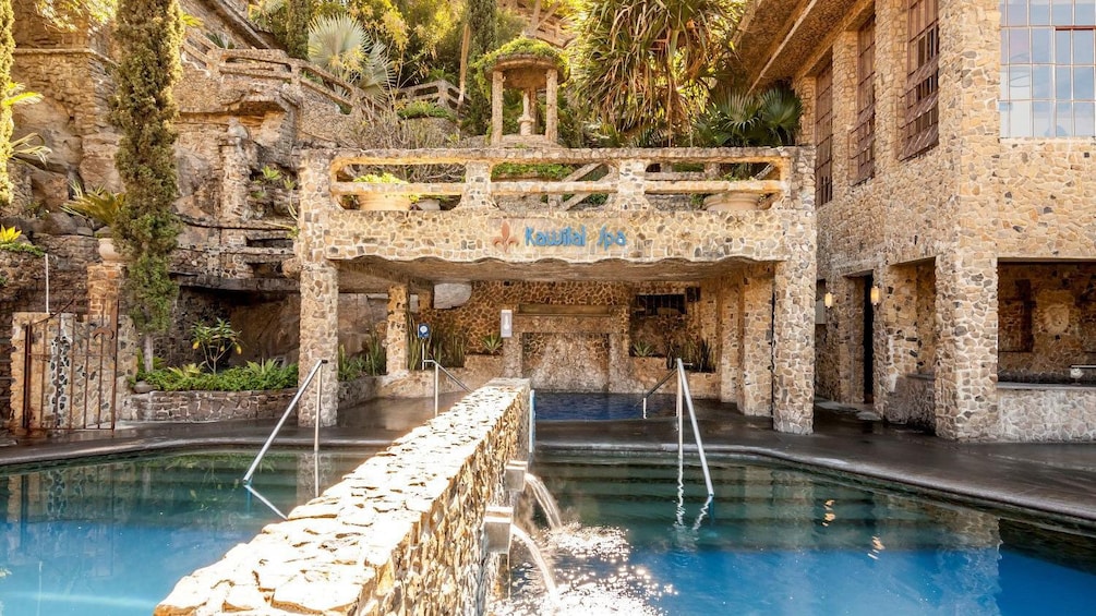 Enjoy the thermal hot springs of Kawilal