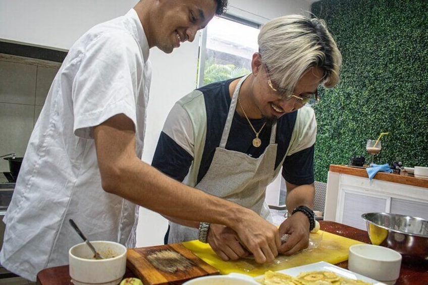 Cooking Class In A Real Restaurant At Old City