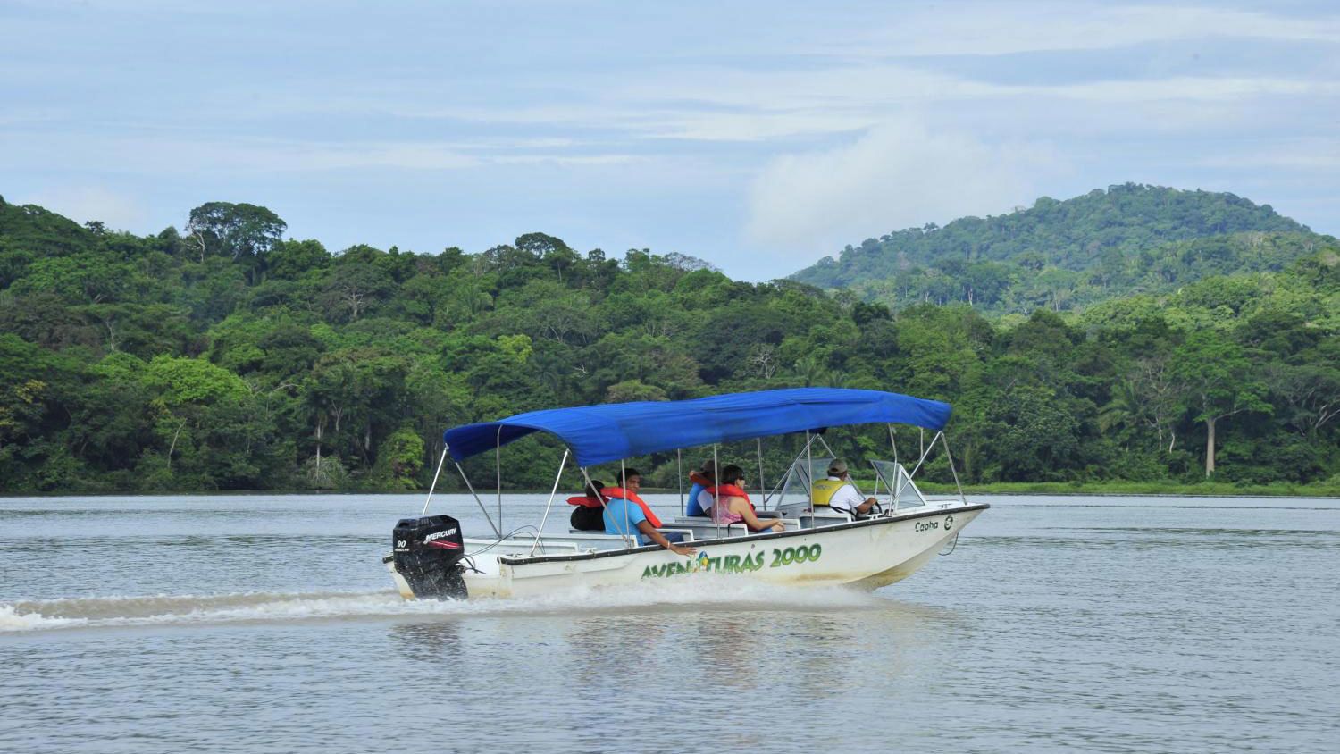 Panama Canal Eco Tour: Monkey Island (with lunch)