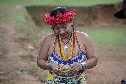 Tur Budaya Adat Embera