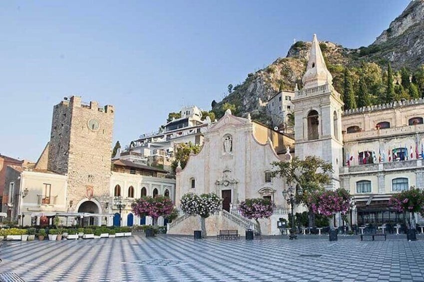 Taormina Square
