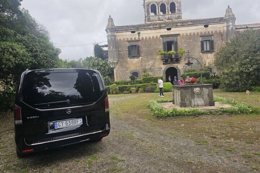 Private Godfather and Taormina Tour with Luxury Van 