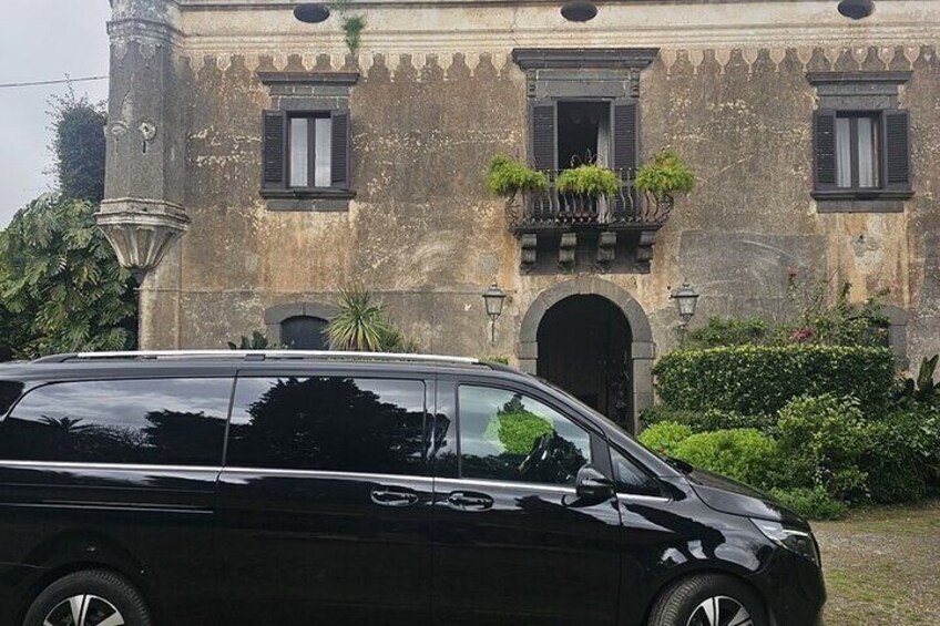 Private Godfather and Taormina Tour with Luxury Van 
