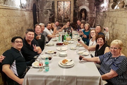 Ghetto judío y Campo Dè Fiori de noche Comida, vino y visita turística