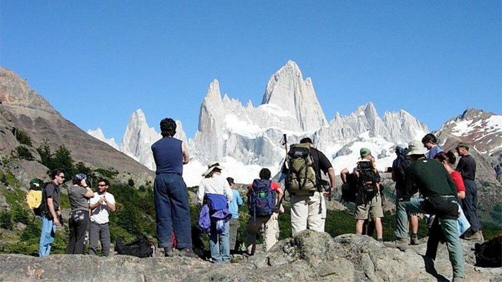 Group on a Laguna and Cerro Torre Trek in El Chalten