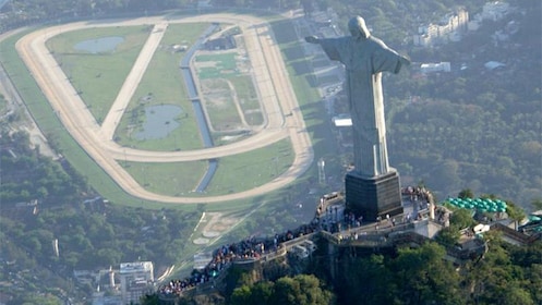 Sugar Loaf, Lunch, Christ Redeemer and Evening Show