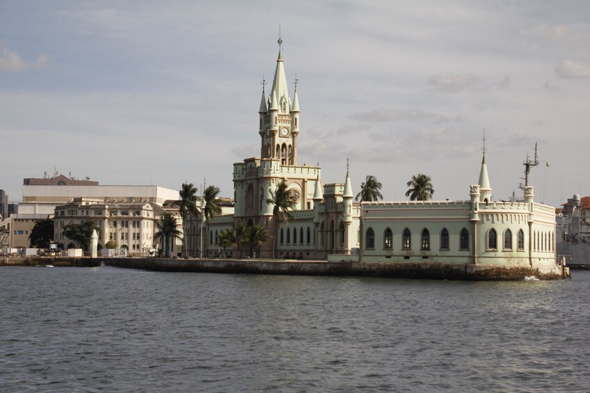 Guanabara Bay Cruise with Barbecue Lunch