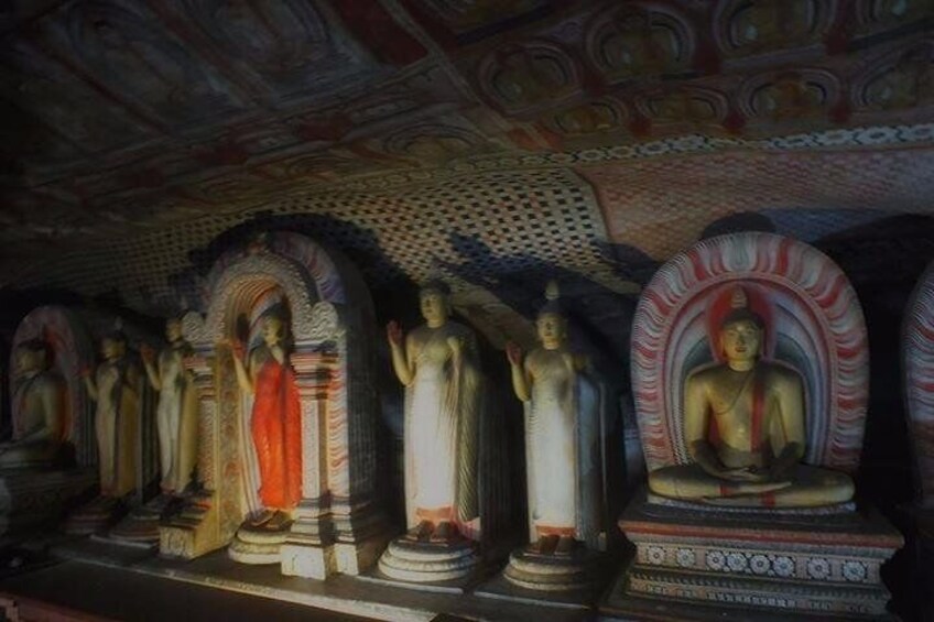 3 Day SriLanka Cultural Tour:Dambulla/ Sigiriya/ Polonnaruwa / Minneriya/ Kandy