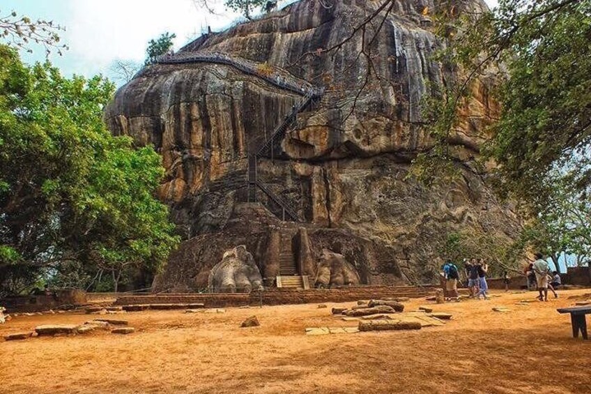 3 Day SriLanka Cultural Tour:Dambulla/ Sigiriya/ Polonnaruwa / Minneriya/ Kandy