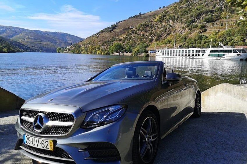 Private tour in a convertible mercedes