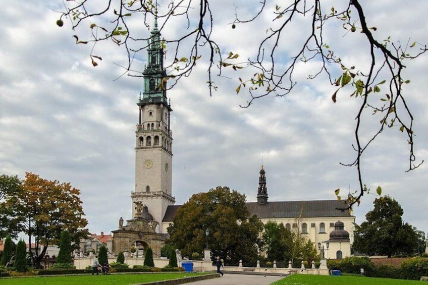 Katowice: 1-Day Private Tour to Jasna Gora & Czestochowa