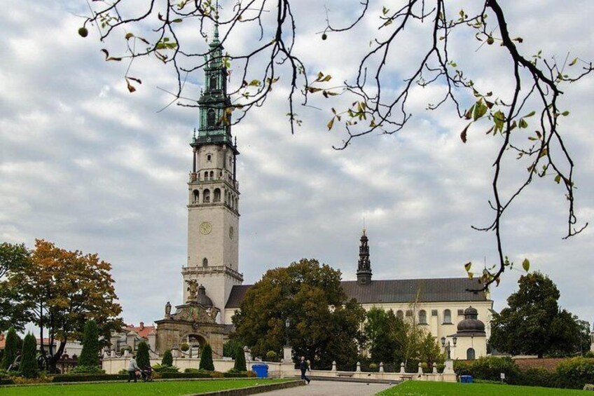 Krakow: 1-Day Private Tour to Jasna Gora & Czestochowa