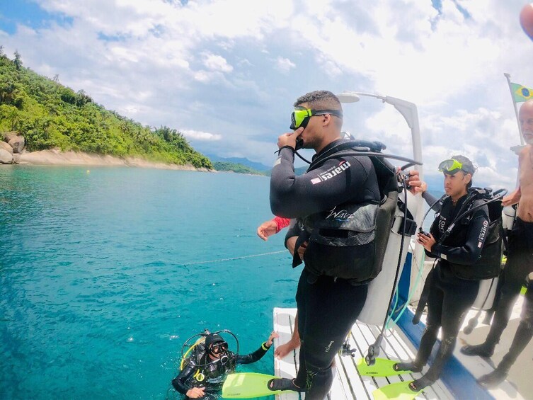 Paraty Bay Certified Scuba-Diving Experience