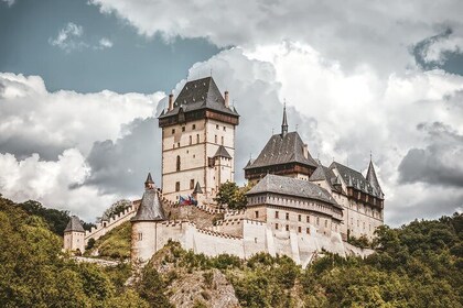 Private Besichtigung der Burg Karlštejn ab Prag mit Glashütte und Mittagess...
