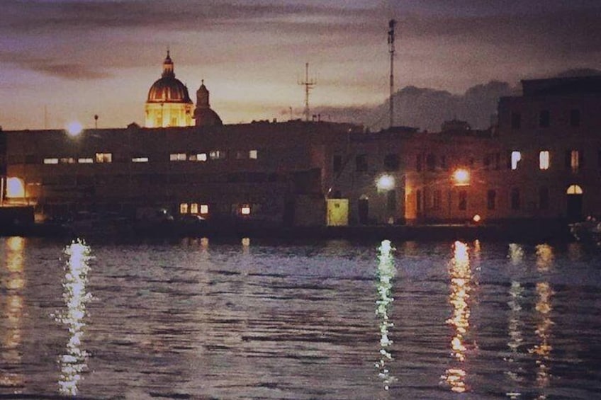 Romantic dinner on a boat - Catania